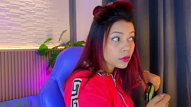 TiffanyWalk online show from November 13, 11:03 am