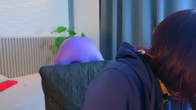 TiffanyWalk online show from March 11, 12:43 pm