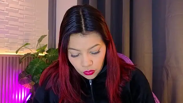 TiffanyWalk online show from November 26, 10:48 am