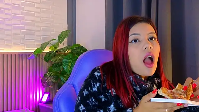 TiffanyWalk online show from November 7, 10:31 am