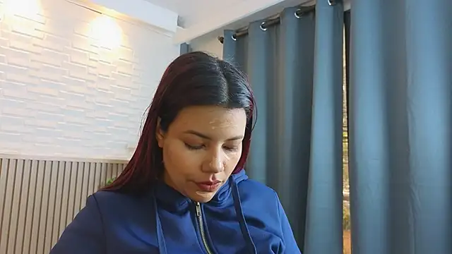 TiffanyWalk online show from April 8, 12:50 pm