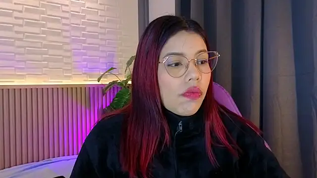 TiffanyWalk online show from November 20, 10:49 am