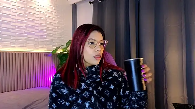 TiffanyWalk online show from October 22, 10:47 am