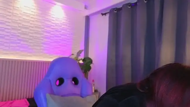 Snapshot of TiffanyWalk chatting on December 16, 11:36 am TiffanyWalk online show from December 16, 11:36 am