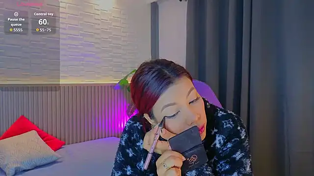 Snapshot of TiffanyWalk chatting on October 1, 11:03 am TiffanyWalk online show from October 1, 11:03 am