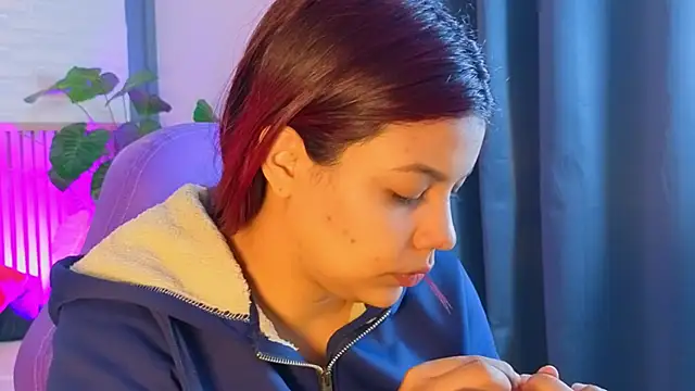 TiffanyWalk online show from March 5, 12:24 pm