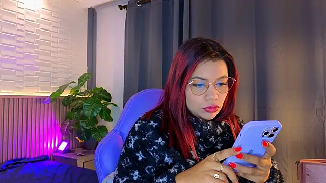 TiffanyWalk online show from November 4, 11:14 am