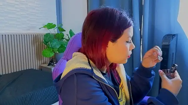 Snapshot of TiffanyWalk chatting on March 2, 12:45 pm TiffanyWalk online show from March 2, 12:45 pm