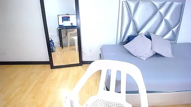 Snapshot of goldenn_ass1 chatting on November 12, 3:21 am goldenn ass1 online show from November 12, 3:21 am