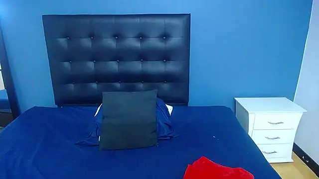 Snapshot of goldenn_ass1 chatting on December 15, 9:42 pm goldenn ass1 online show from December 15, 9:42 pm