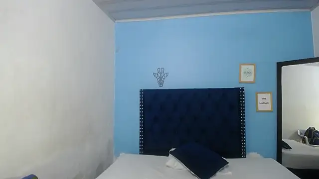 Snapshot of goldenn_ass1 chatting on December 1, 11:49 pm goldenn ass1 online show from December 1, 11:49 pm