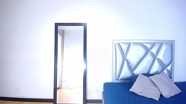 Snapshot of goldenn_ass1 chatting on November 27, 4:02 am goldenn ass1 online show from November 27, 4:02 am