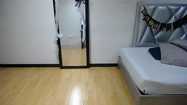 Snapshot of goldenn_ass1 chatting on October 31, 10:38 pm goldenn ass1 online show from October 31, 10:38 pm