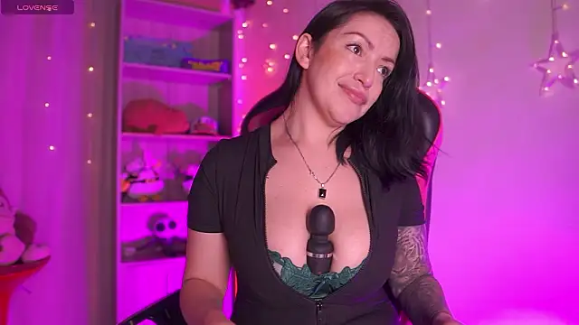 Madison Mayer online show from February 13, 1:00 pm