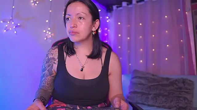 Madison Mayer online show from January 9, 1:40 pm