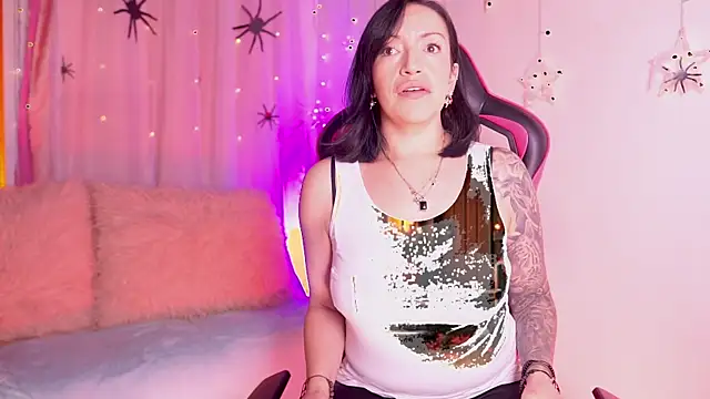 Snapshot of Madison_Mayer chatting on October 15, 12:35 pm Madison Mayer online show from October 15, 12:35 pm