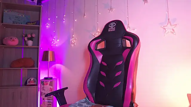 Madison Mayer online show from November 15, 2:21 pm