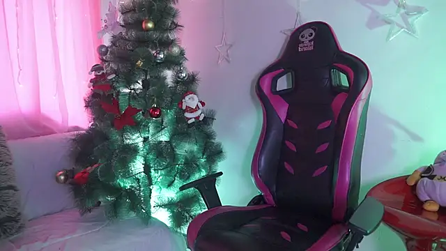 Madison Mayer online show from December 19, 1:13 pm