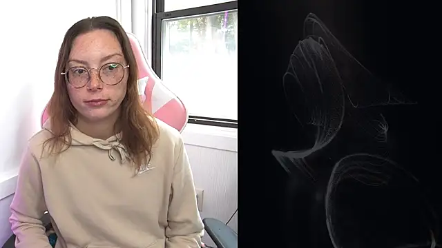 Snapshot of SpaceCowWhore chatting on October 14, 3:45 pm SpaceCowWhore online show from October 14, 3:45 pm