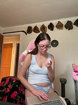 SpaceCowWhore online show from April 2, 2:35 pm