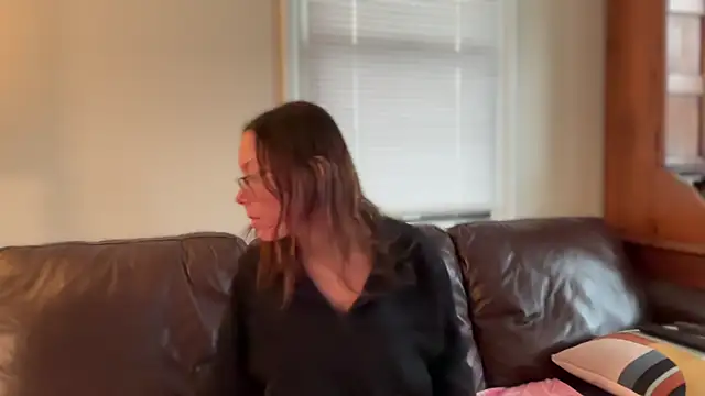 SpaceCowWhore online show from April 30, 3:08 pm