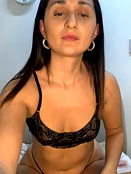 luci brecman online show from September 13, 3:06 am