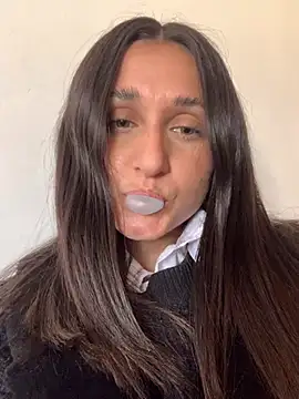 luci brecman online show from May 26, 3:21 pm