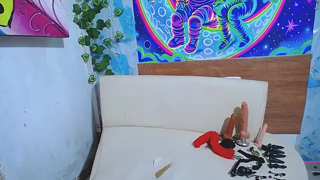 latina bigboos25 online show from November 10, 2:27 am