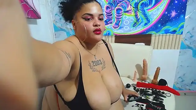 latina bigboos25 online show from October 15, 4:22 am