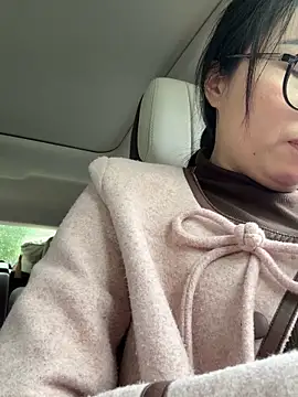 aa520uv online show from November 6, 5:00 am