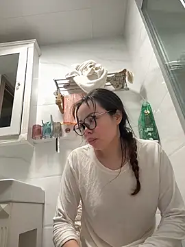 aa520uv online show from October 26, 5:52 am