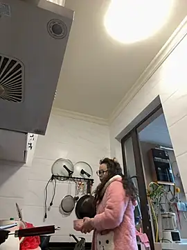 Snapshot of aa520uv chatting on March 1, 3:17 am aa520uv online show from March 1, 3:17 am