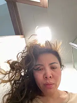 Snapshot of aa520uv chatting on February 21, 2:35 am aa520uv online show from February 21, 2:35 am