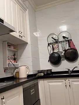 aa520uv online show from March 13, 2:00 pm