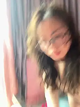 Snapshot of aa520uv chatting on February 22, 2:47 am aa520uv online show from February 22, 2:47 am