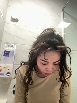 Snapshot of aa520uv chatting on February 26, 2:44 am aa520uv online show from February 26, 2:44 am