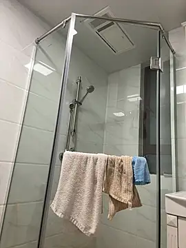 aa520uv online show from January 10, 1:39 pm