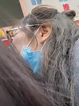 Snapshot of aa520uv chatting on March 2, 7:48 am aa520uv online show from March 2, 7:48 am