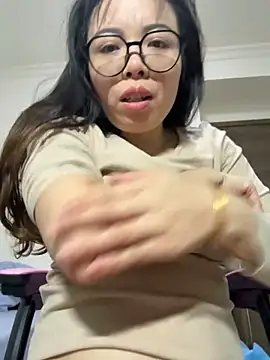 aa520uv online show from November 27, 3:12 pm