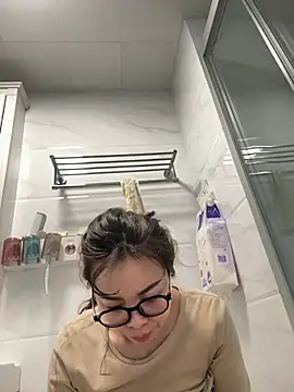 aa520uv online show from April 7, 1:51 am