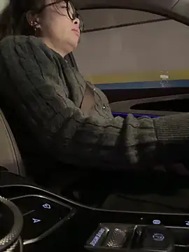 Snapshot of aa520uv chatting on February 11, 7:19 am aa520uv online show from February 11, 7:19 am