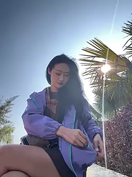 Snapshot of linger-23 chatting on December 5, 6:12 am linger-23 online show from December 5, 6:12 am