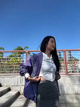 Snapshot of linger-23 chatting on November 7, 5:45 am linger-23 online show from November 7, 5:45 am