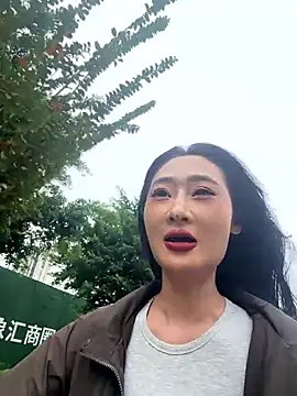 Snapshot of linger-23 chatting on October 25, 7:29 am linger-23 online show from October 25, 7:29 am