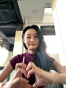 Snapshot of linger-23 chatting on September 11, 6:57 am linger-23 online show from September 11, 6:57 am