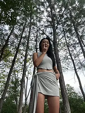 Snapshot of linger-23 chatting on September 10, 7:18 am linger-23 online show from September 10, 7:18 am