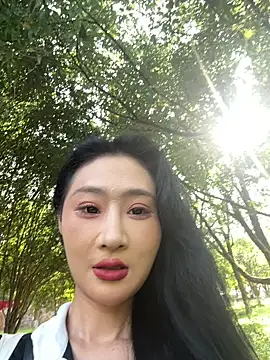 Snapshot of linger-23 chatting on October 1, 7:02 am linger-23 online show from October 1, 7:02 am