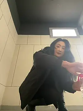 linger-23 online show from March 16, 5:37 am