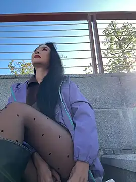 linger-23 online show from December 23, 6:56 am