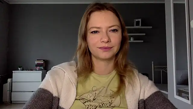 Snapshot of MillieShow chatting on October 6, 7:20 am MillieShow online show from October 6, 7:20 am